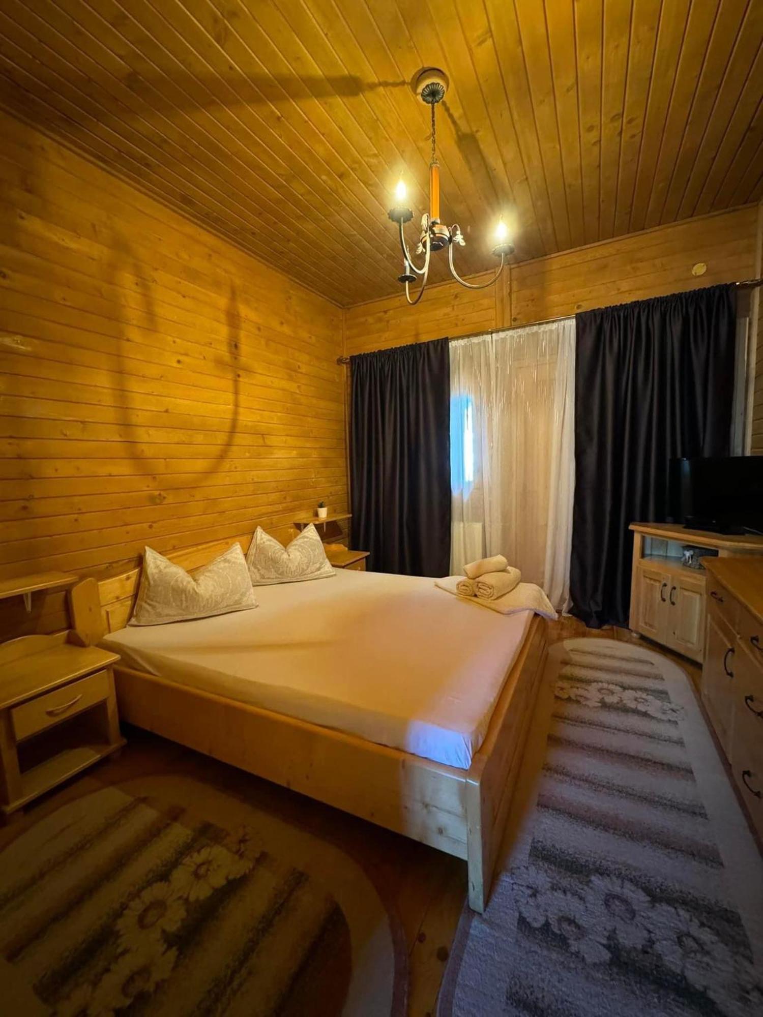 Casa De Vacanta Caciulata Ngoại thất bức ảnh