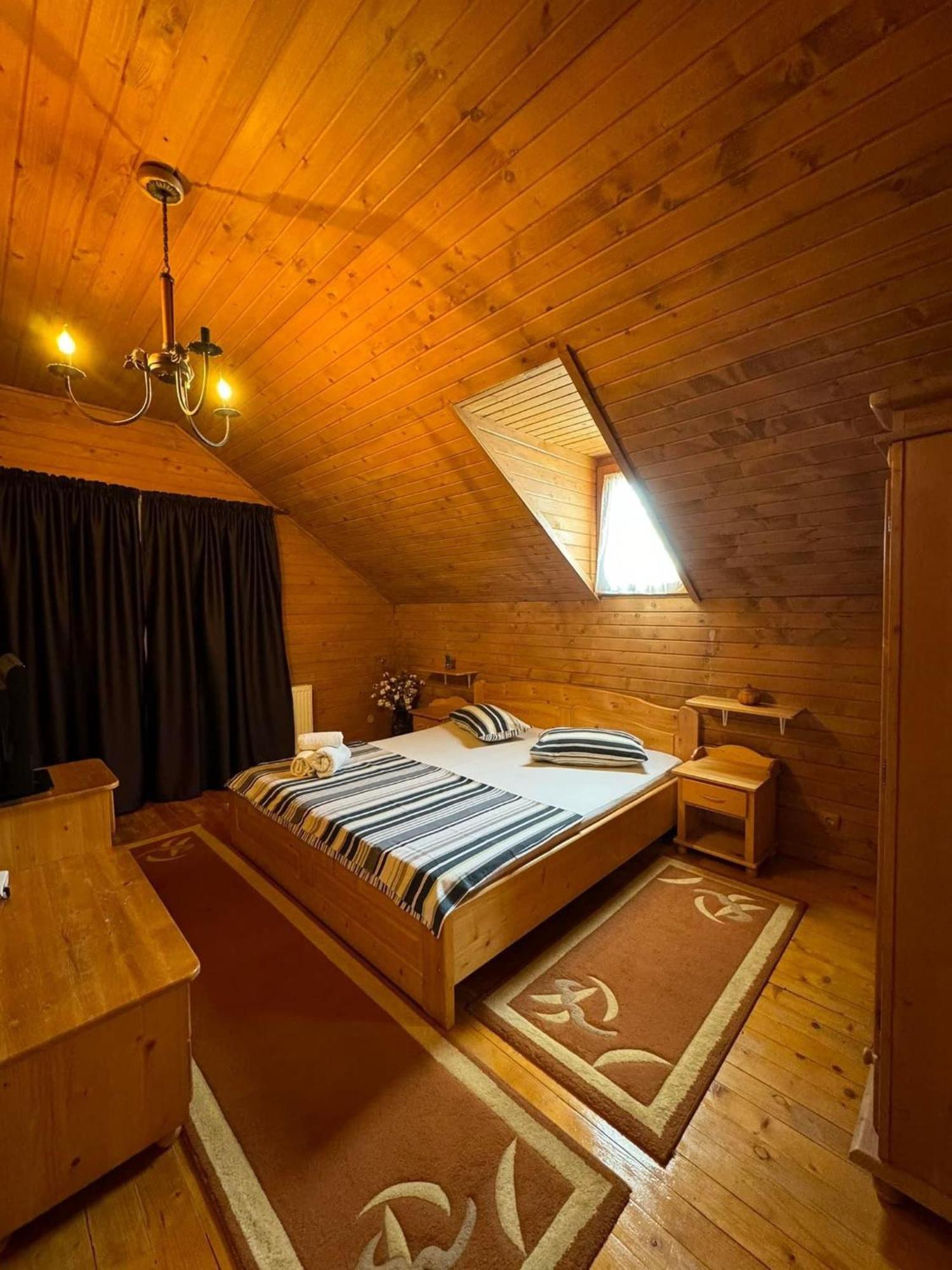 Casa De Vacanta Caciulata Ngoại thất bức ảnh