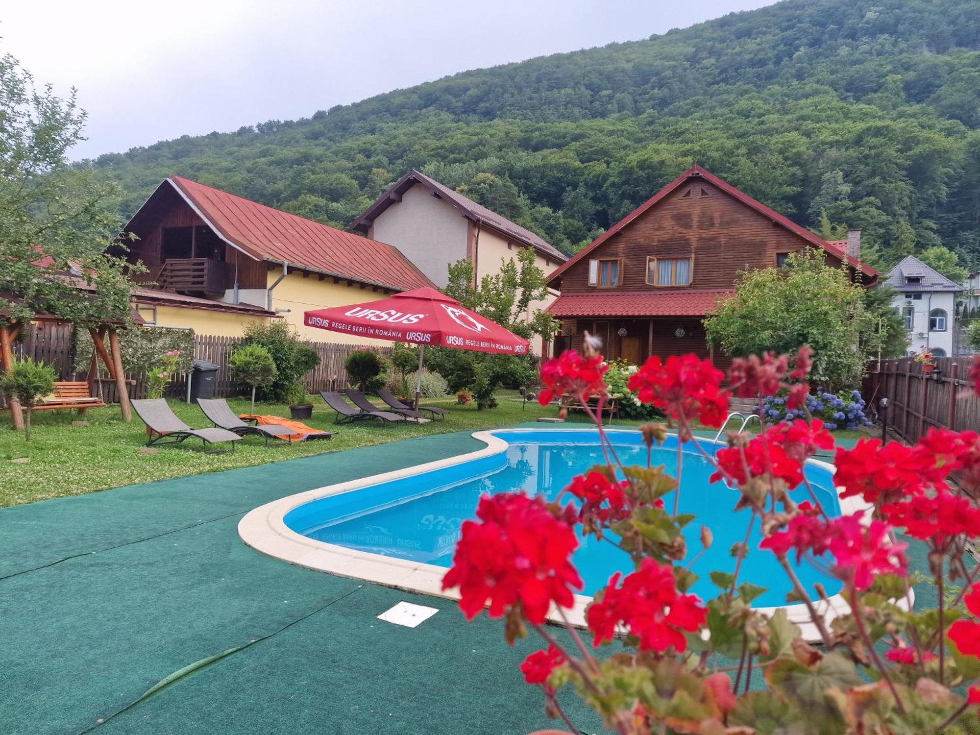 Casa De Vacanta Caciulata Ngoại thất bức ảnh