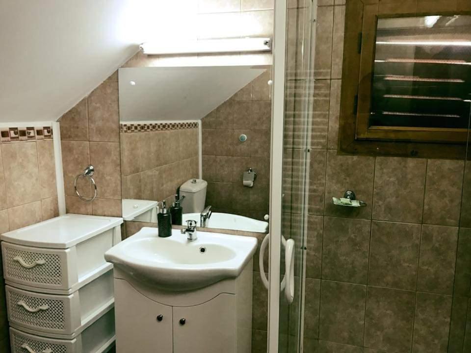 Casa De Vacanta Caciulata Ngoại thất bức ảnh