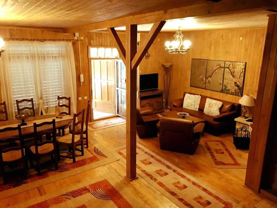 Casa De Vacanta Caciulata Ngoại thất bức ảnh
